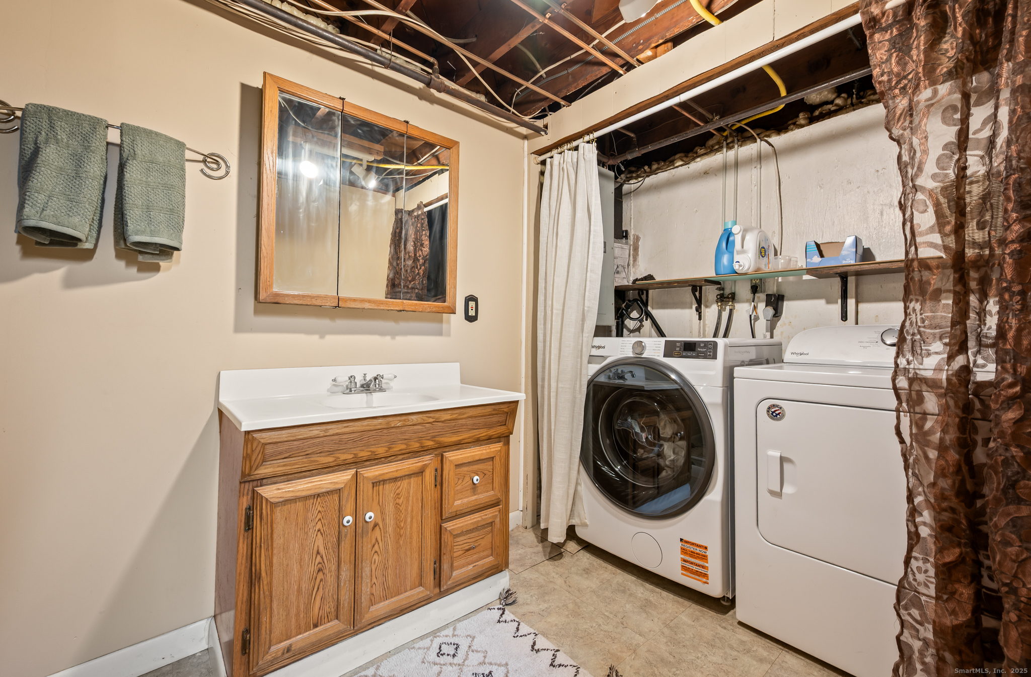 24 William Street Portland, CT 06480 - Photo 29 of 35 a utility room with dryer and washer