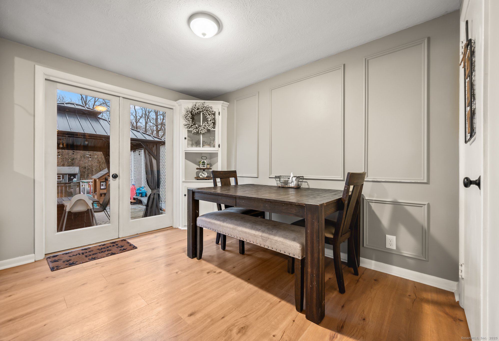 24 William Street Portland, CT 06480 - Photo 5 of 35 a view of a livingroom with furniture and window