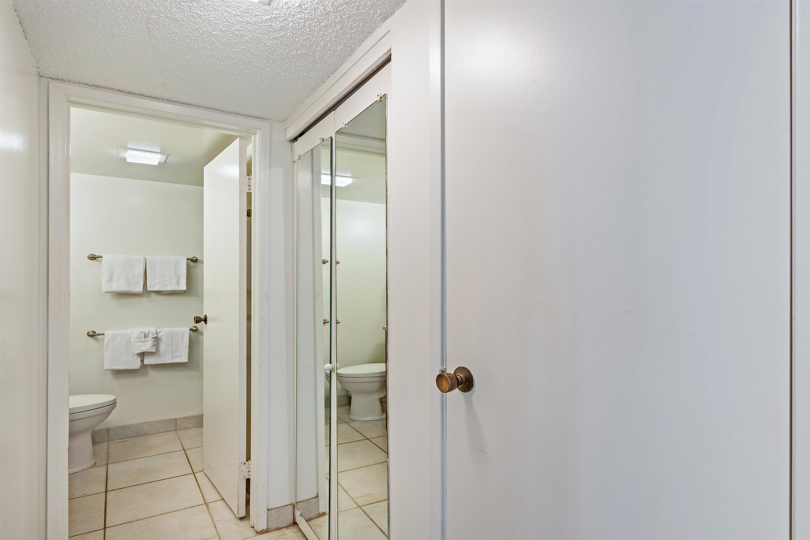 4327 Lower Honoapiilani Road, Unit 808 Lahaina, HI 96761 - Photo 22 of 35 a bathroom with a shower and a sink