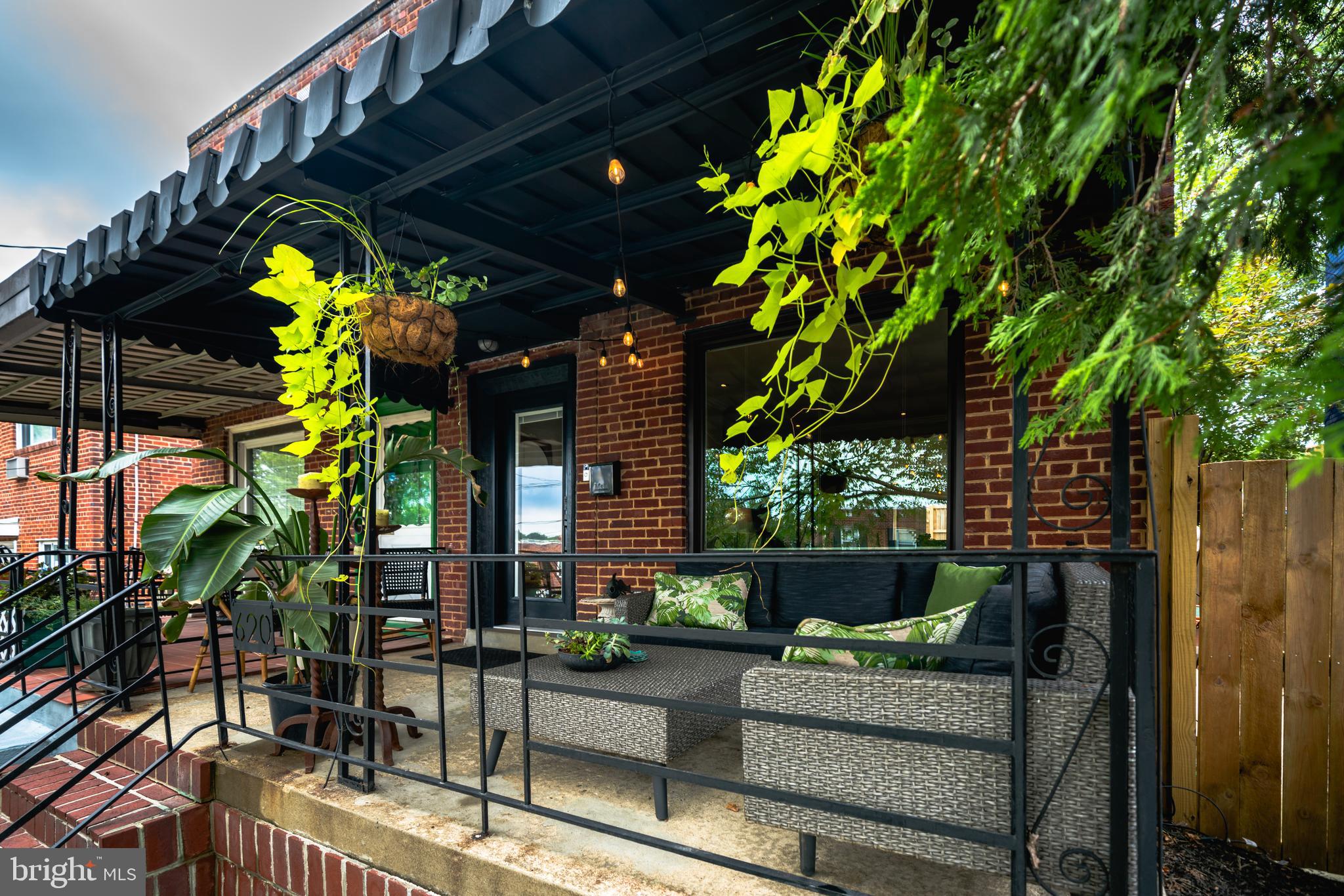 620 Oneida Street Northeast Washington, DC 20011 - Photo 4 of 77