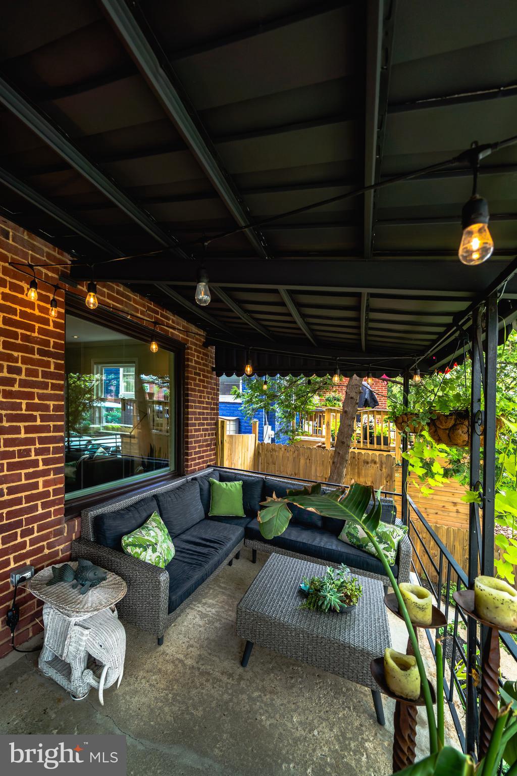 620 Oneida Street Northeast Washington, DC 20011 - Photo 5 of 77