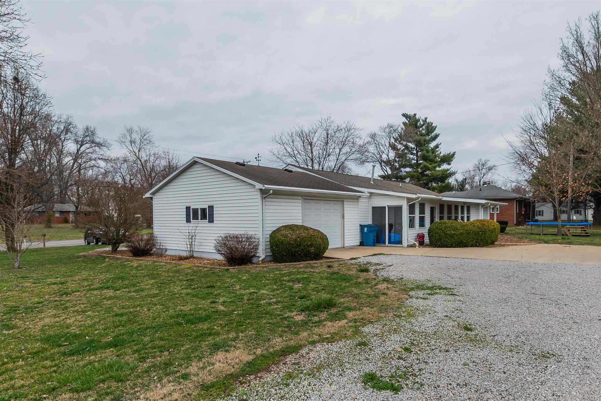 2620 Benton Road Mount Vernon, IL 62864 - Photo 11 of 34 Gallery Image 11