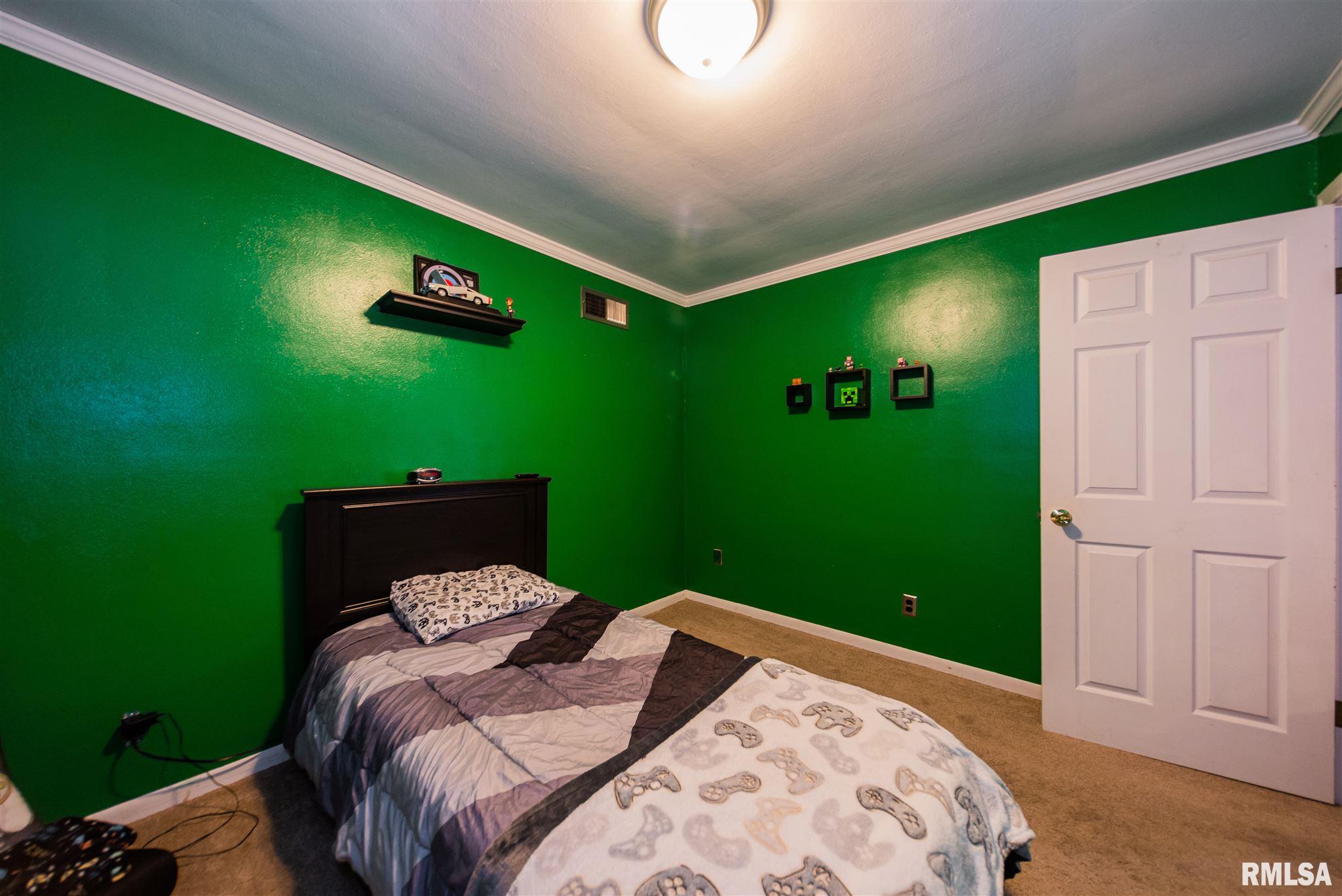 2620 Benton Road Mount Vernon, IL 62864 - Photo 14 of 34 Gallery Image 14