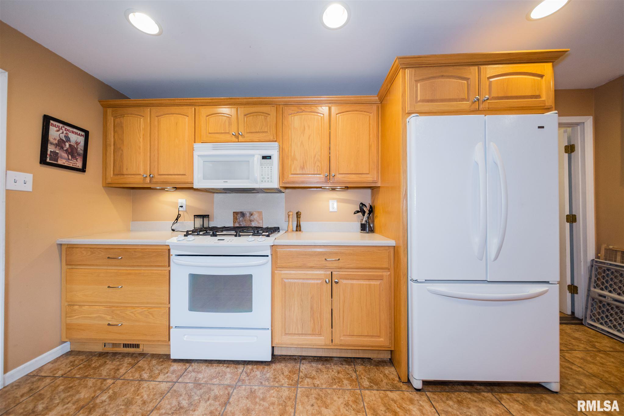 2620 Benton Road Mount Vernon, IL 62864 - Photo 25 of 34 Gallery Image 25