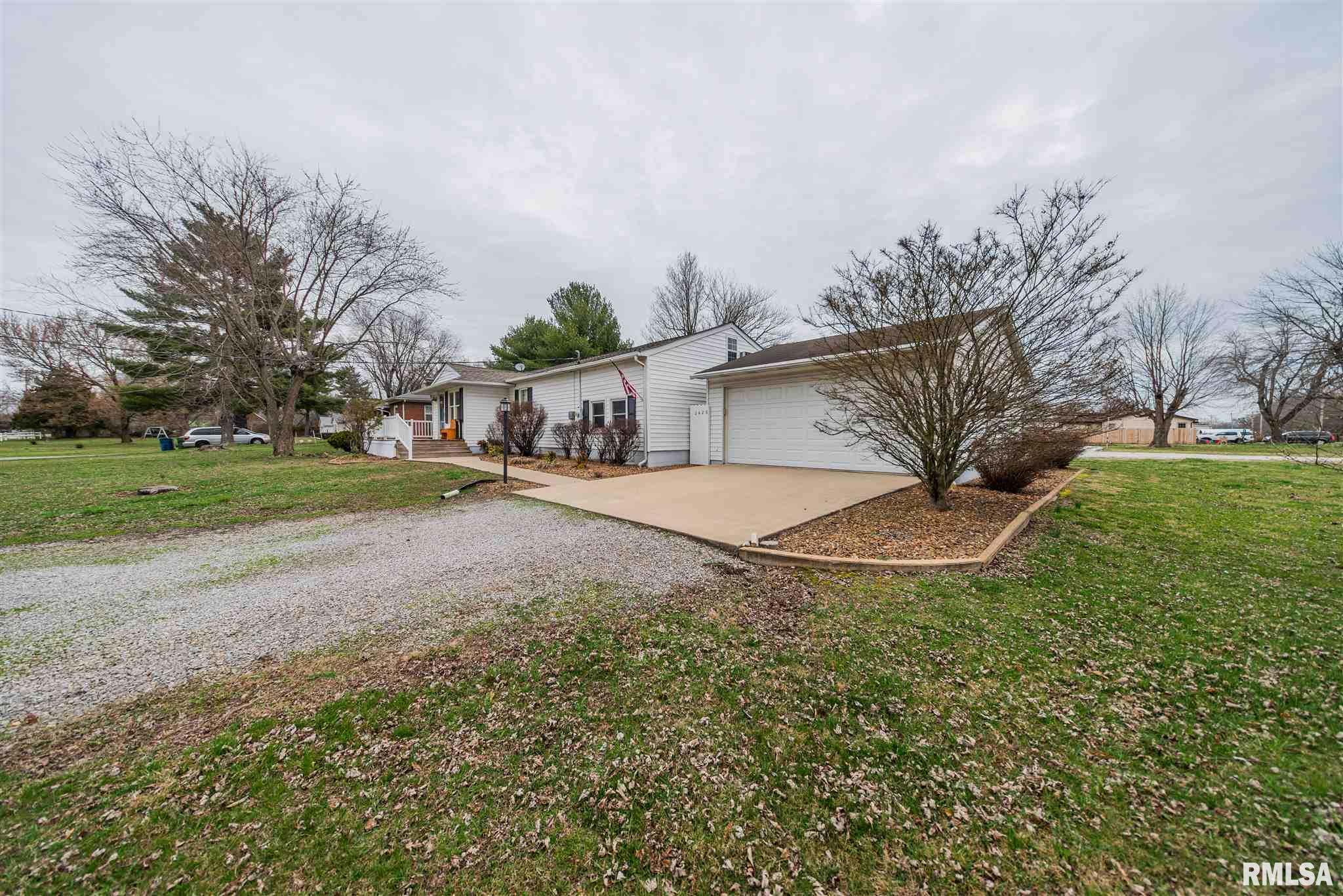 2620 Benton Road Mount Vernon, IL 62864 - Photo 4 of 34 Gallery Image 4