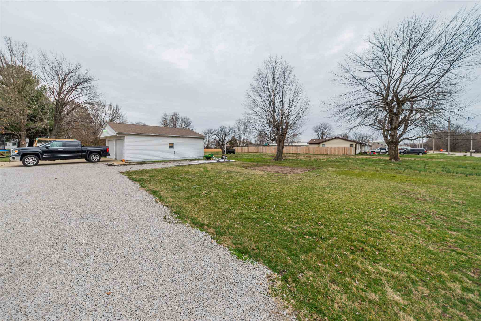 2620 Benton Road Mount Vernon, IL 62864 - Photo 6 of 34 Gallery Image 6