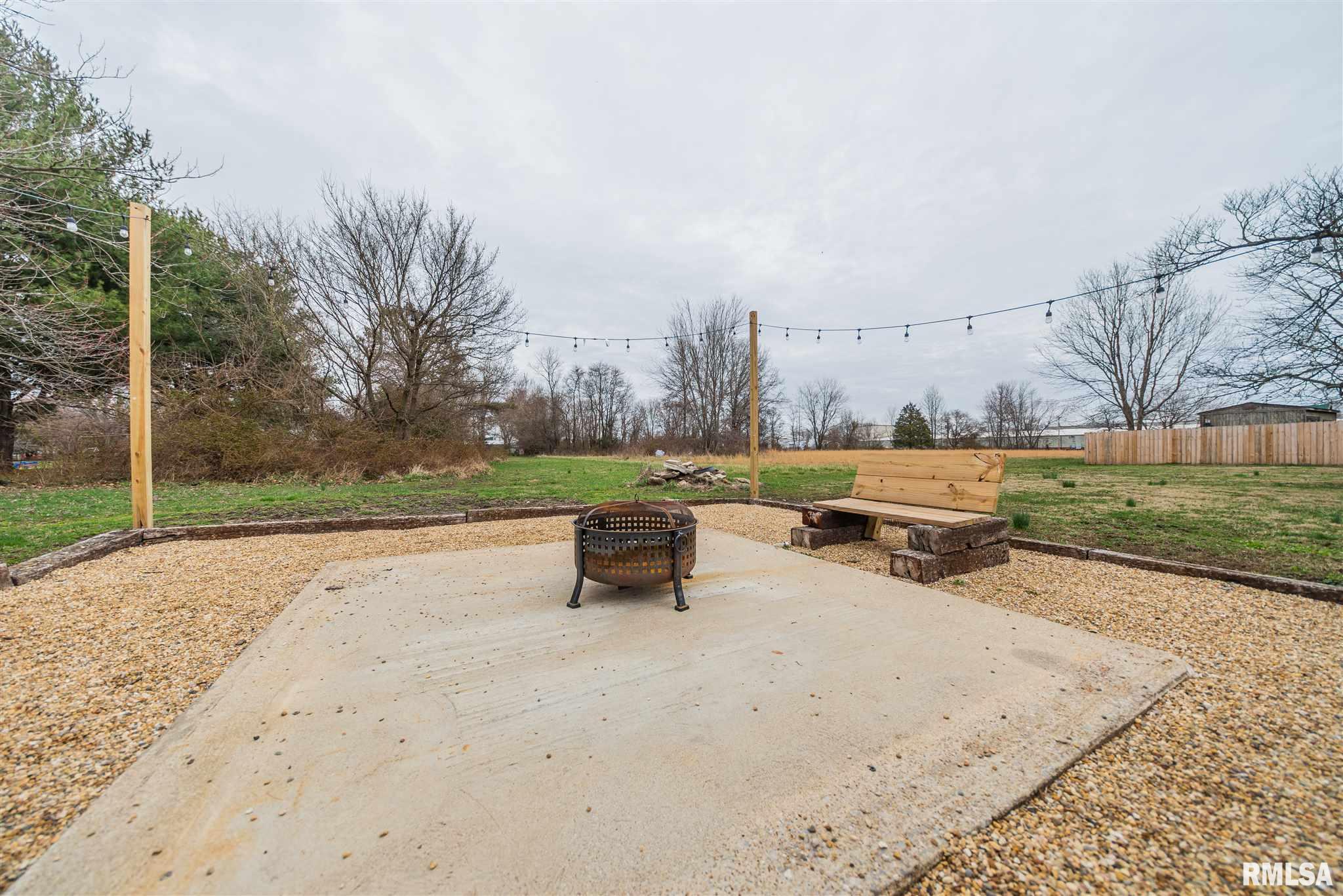 2620 Benton Road Mount Vernon, IL 62864 - Photo 10 of 34 Gallery Image 10