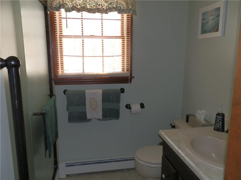 13 Sunny Crest Road York, ME 03909 - Photo 11 of 20 First floor full bathroom.