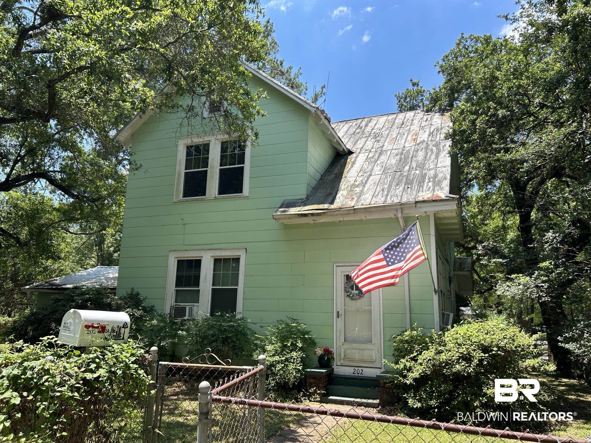 202 4th Street Mobile, AL 36611 - Photo 1 of 27