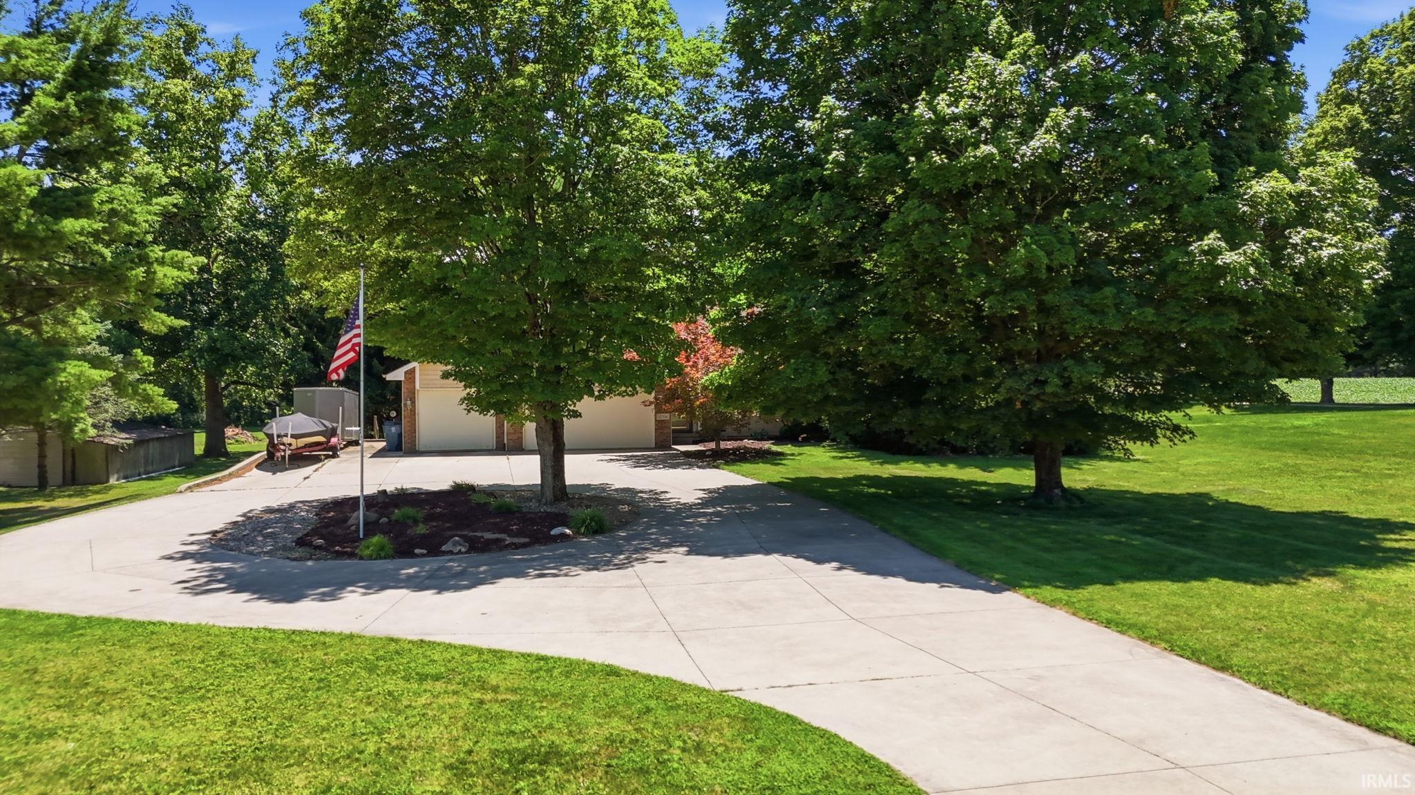 12706 Leo Road Fort Wayne, IN 46845 - Photo 5 of 44