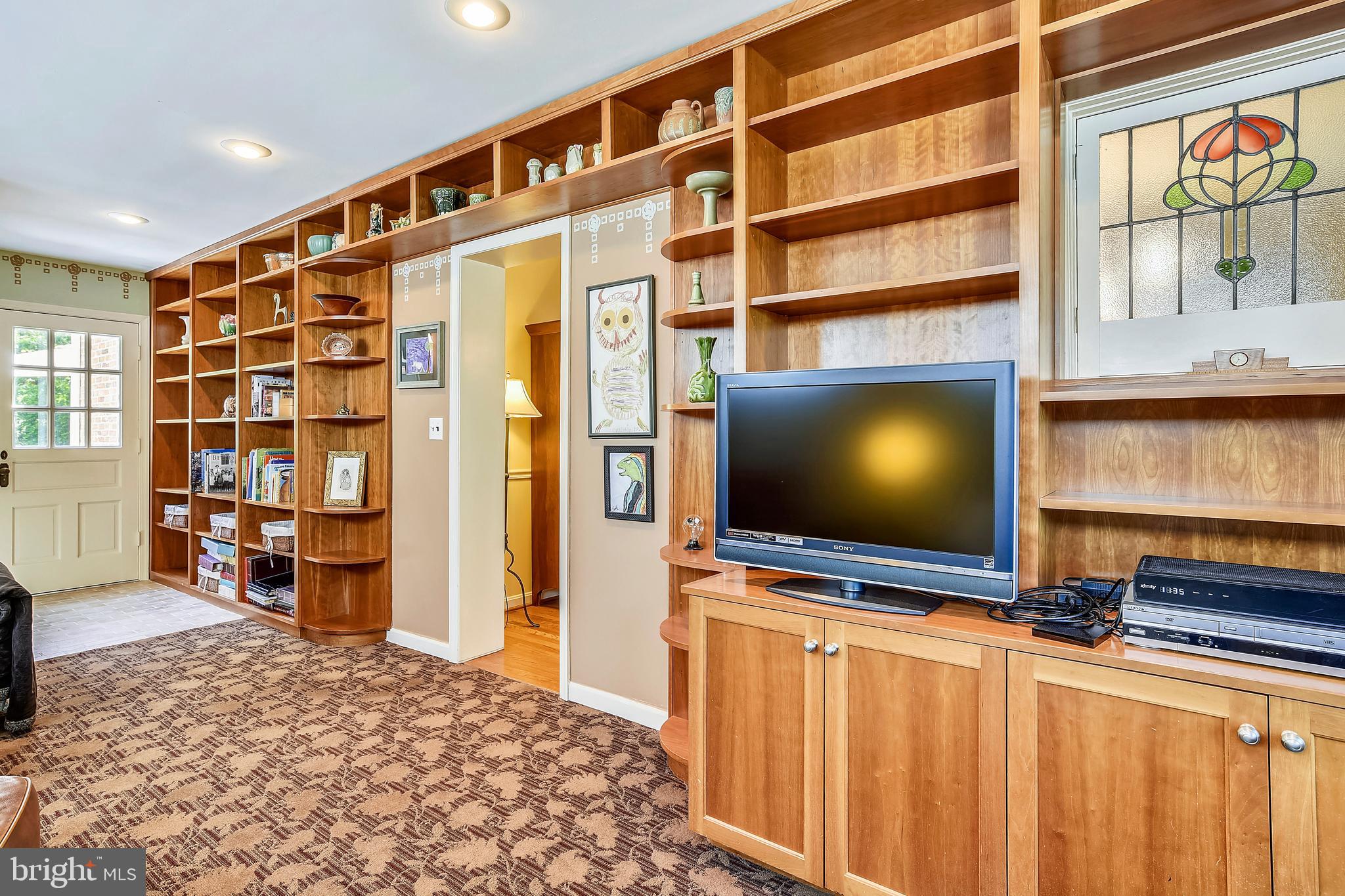 8719 Ridge Road Bethesda, MD 20817 - Photo 9 of 31 Den