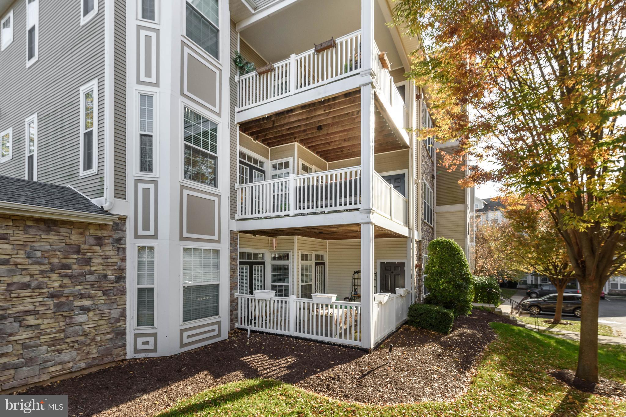 514 Sunset View Terrace Southeast, Unit 208 Leesburg, VA 20175 - Photo 2 of 26
