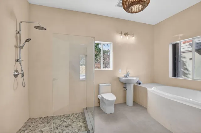 $6,850 | 467 Northeast 31st Street, Boca Raton, FL 33431