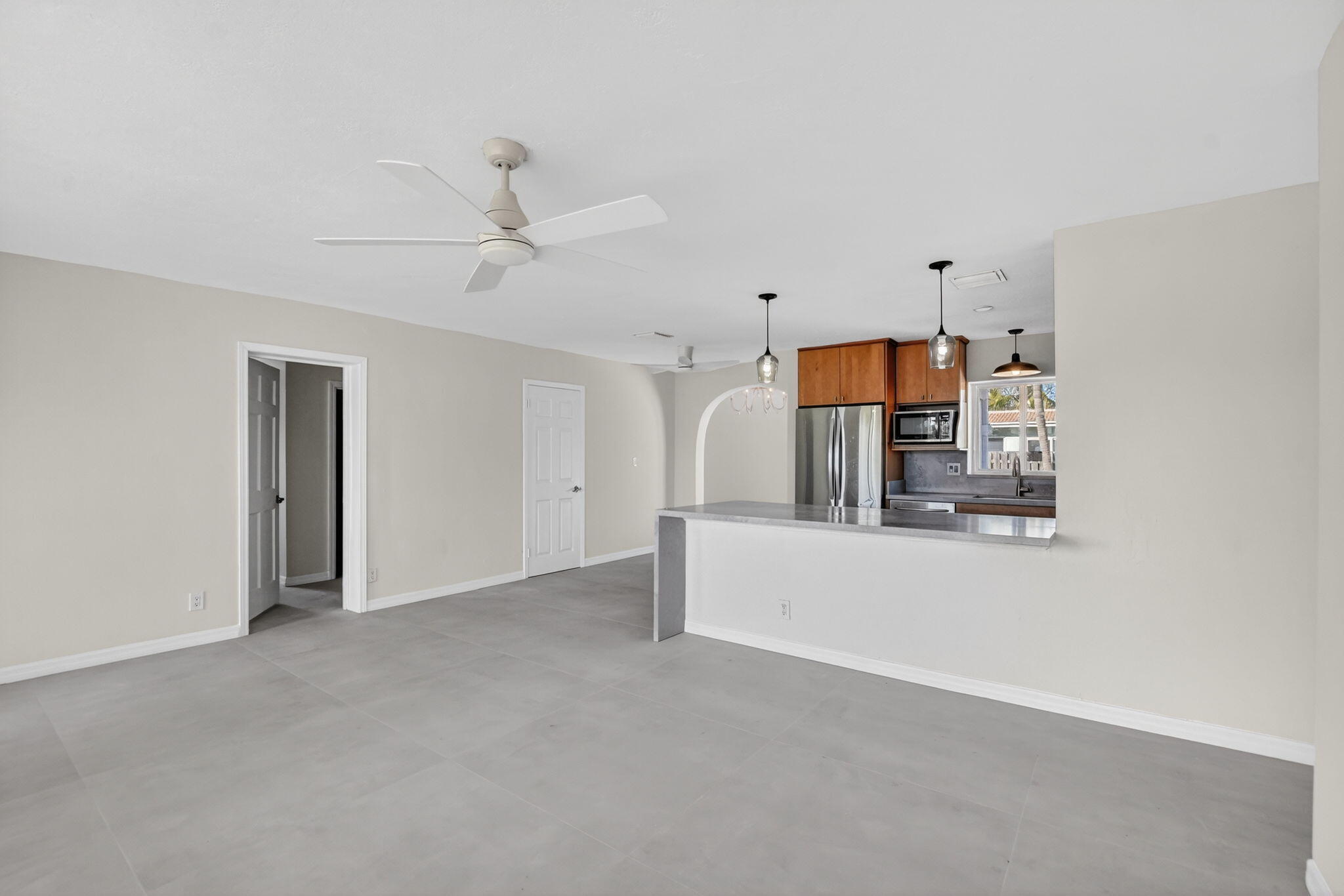 467 Northeast 31st Street Boca Raton, FL 33431 - Photo 5 of 36 7-web-or-mls-DSC_9886