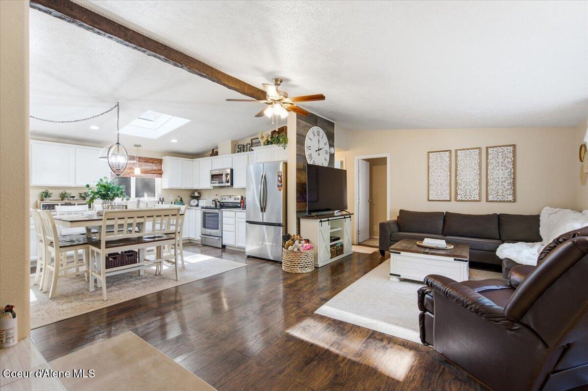 30532 North Red Fir Road Athol, ID 83801 - Photo 3 of 23 06-Living Room