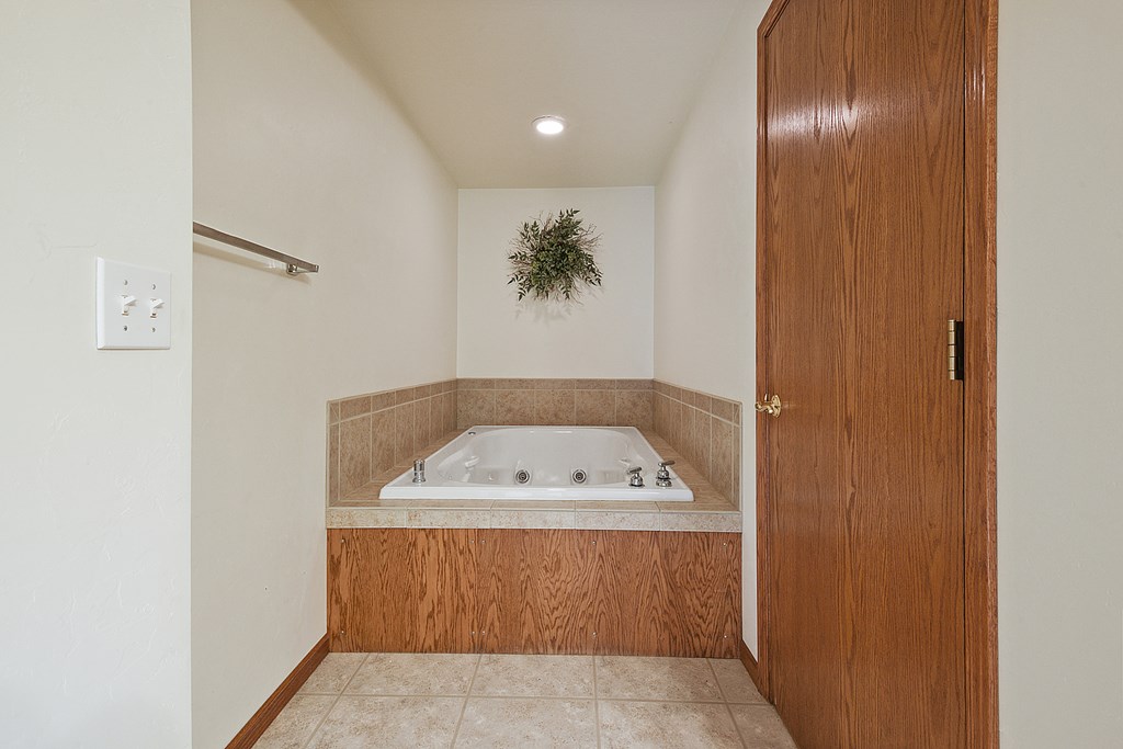 7585 Meadow Ridge Road, Unit J37 Egg Harbor, WI 54209 - Photo 11 of 22