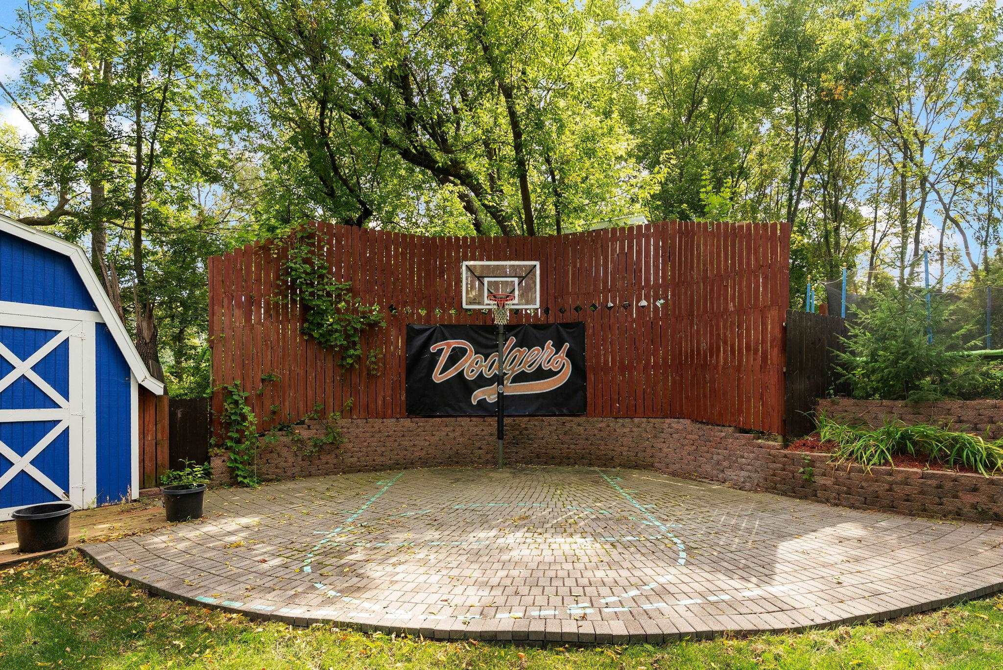 222 Grove Ridgeway Wi 53582 Ridgeway, WI 53582 - Photo 3 of 41