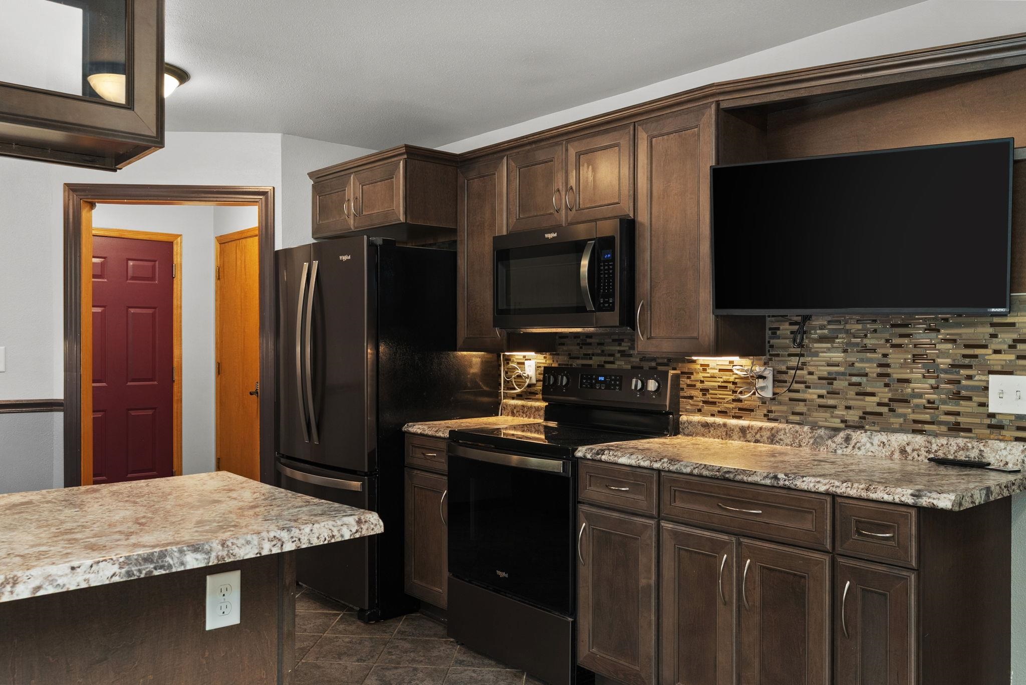 222 Grove Ridgeway Wi 53582 Ridgeway, WI 53582 - Photo 5 of 41