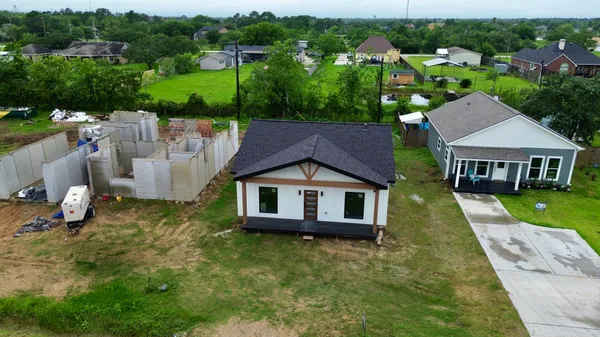 $254,999 | 510 Jenni Lane, San Leon, TX 77539
