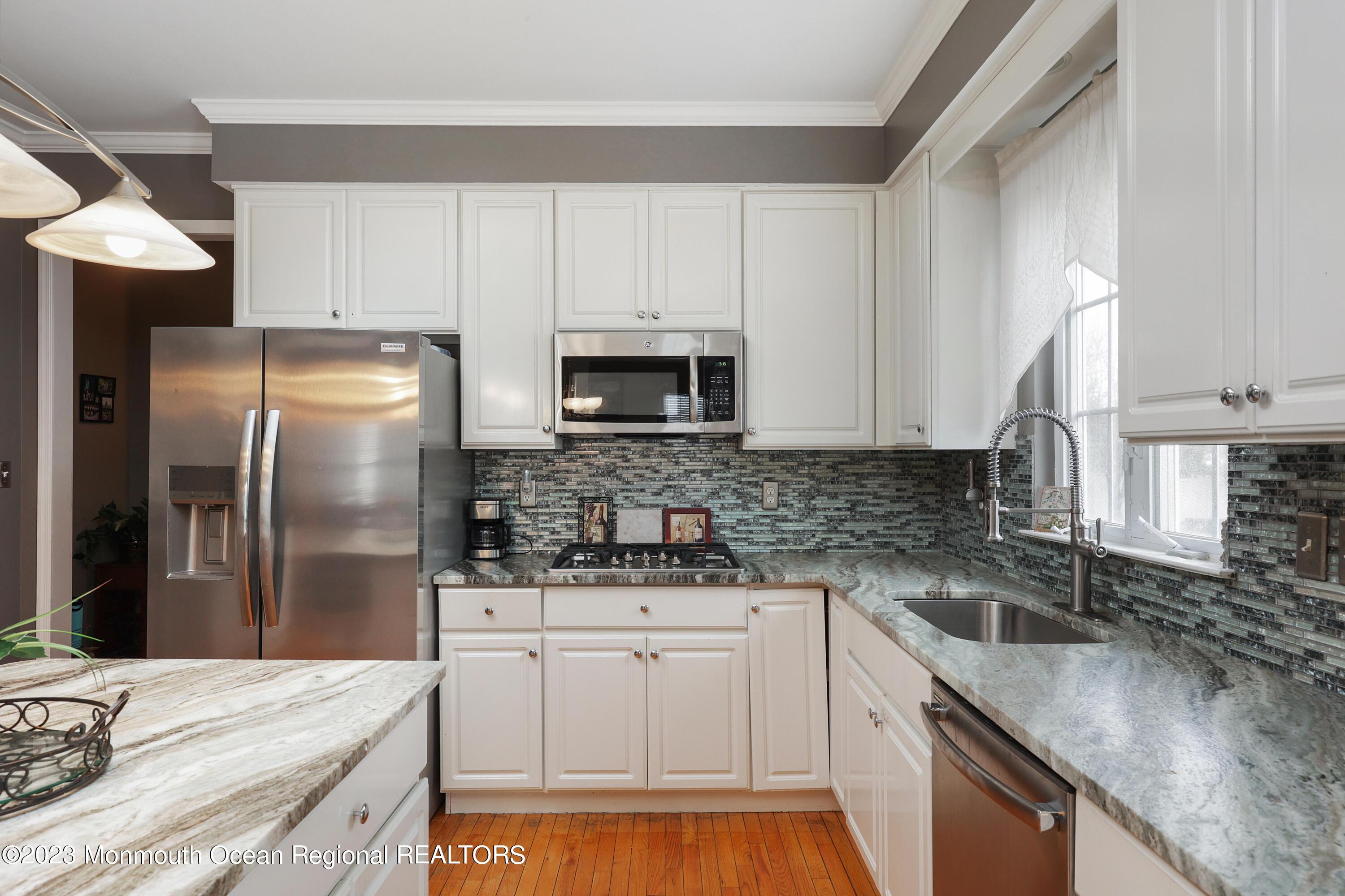 274 Burlington Road Freehold, NJ 07728 - Photo 15 of 48 758A5305