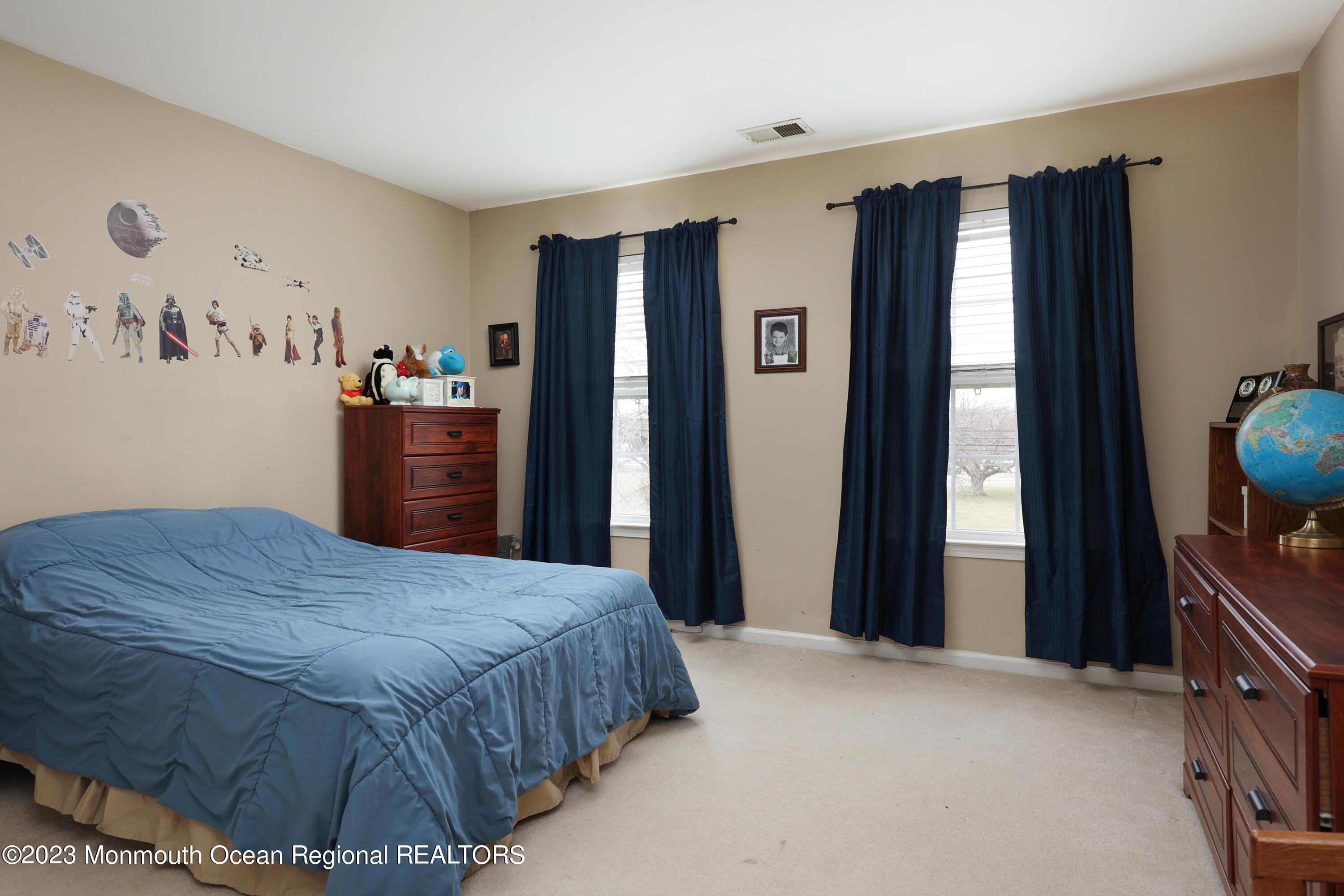 274 Burlington Road Freehold, NJ 07728 - Photo 20 of 48 758A5342