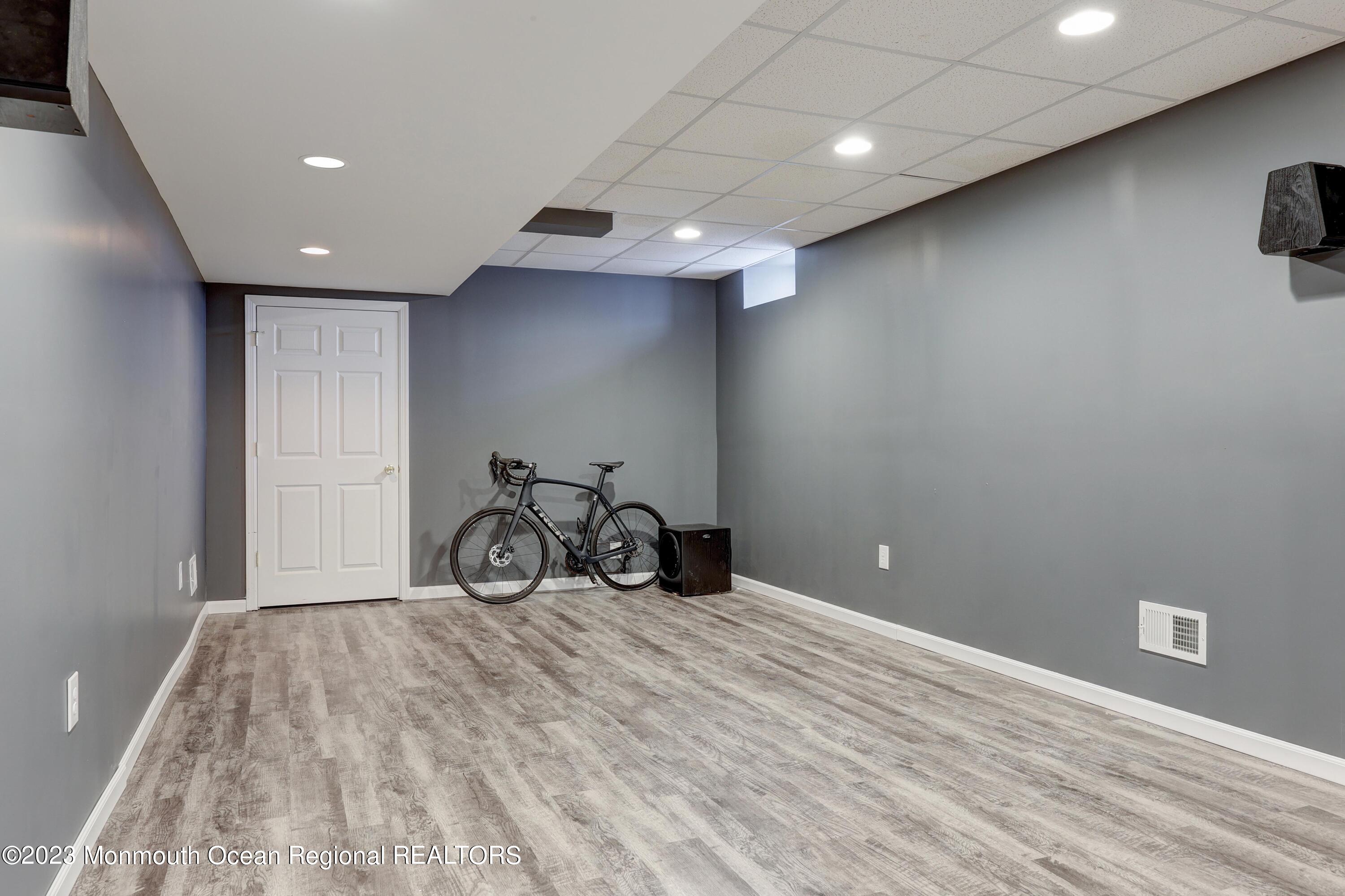 274 Burlington Road Freehold, NJ 07728 - Photo 28 of 48 758A5477