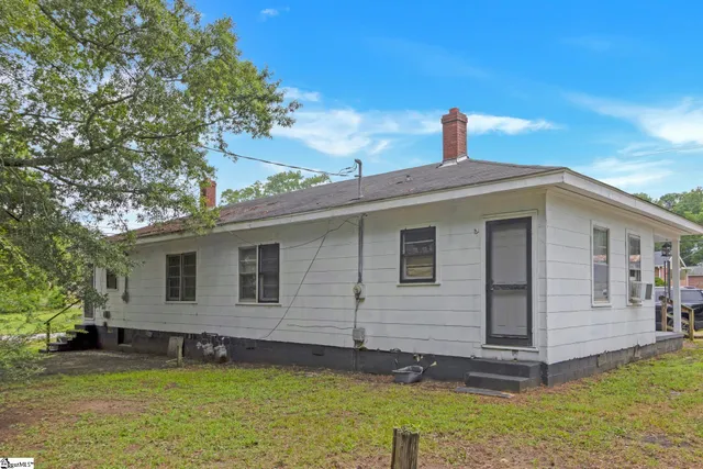 $245,000 | 107 North Bell Street, Unit 111N, Clinton, SC 29325