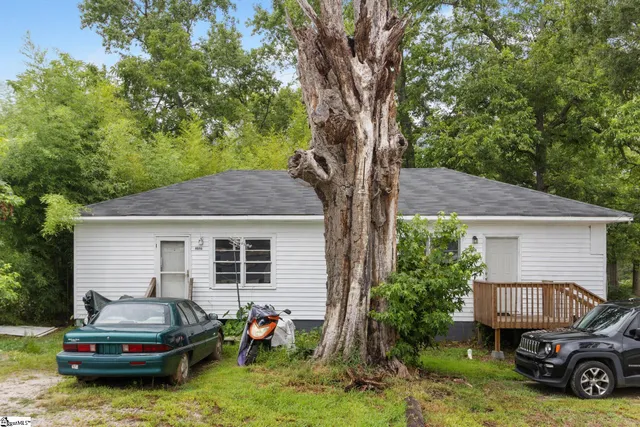 $245,000 | 107 North Bell Street, Unit 111N, Clinton, SC 29325