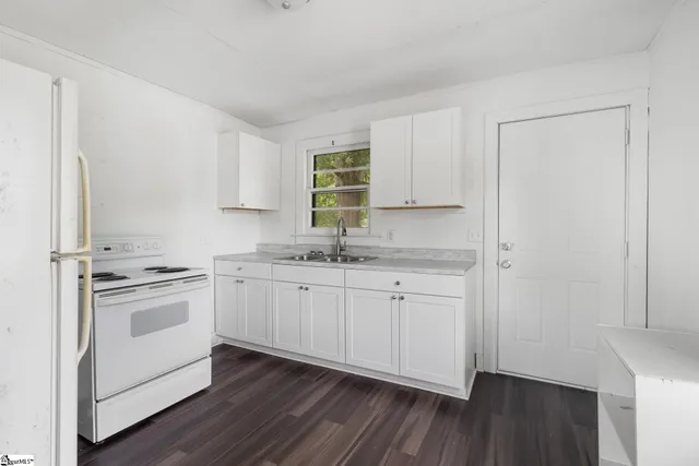 $245,000 | 107 North Bell Street, Unit 111N, Clinton, SC 29325