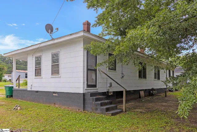 $245,000 | 107 North Bell Street, Unit 111N, Clinton, SC 29325