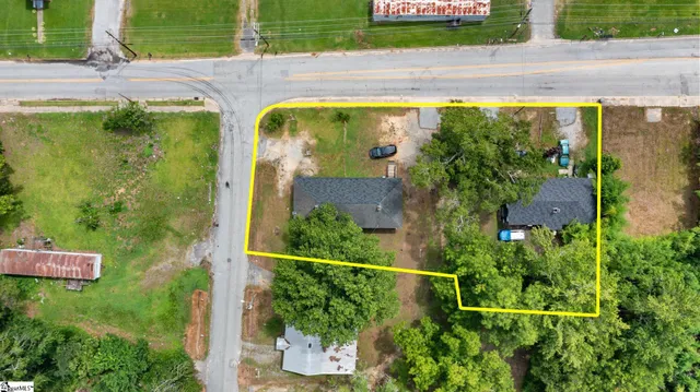 $245,000 | 107 North Bell Street, Unit 111N, Clinton, SC 29325