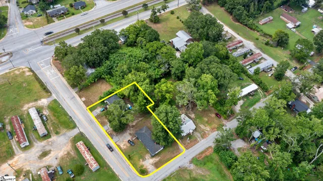 $245,000 | 107 North Bell Street, Unit 111N, Clinton, SC 29325