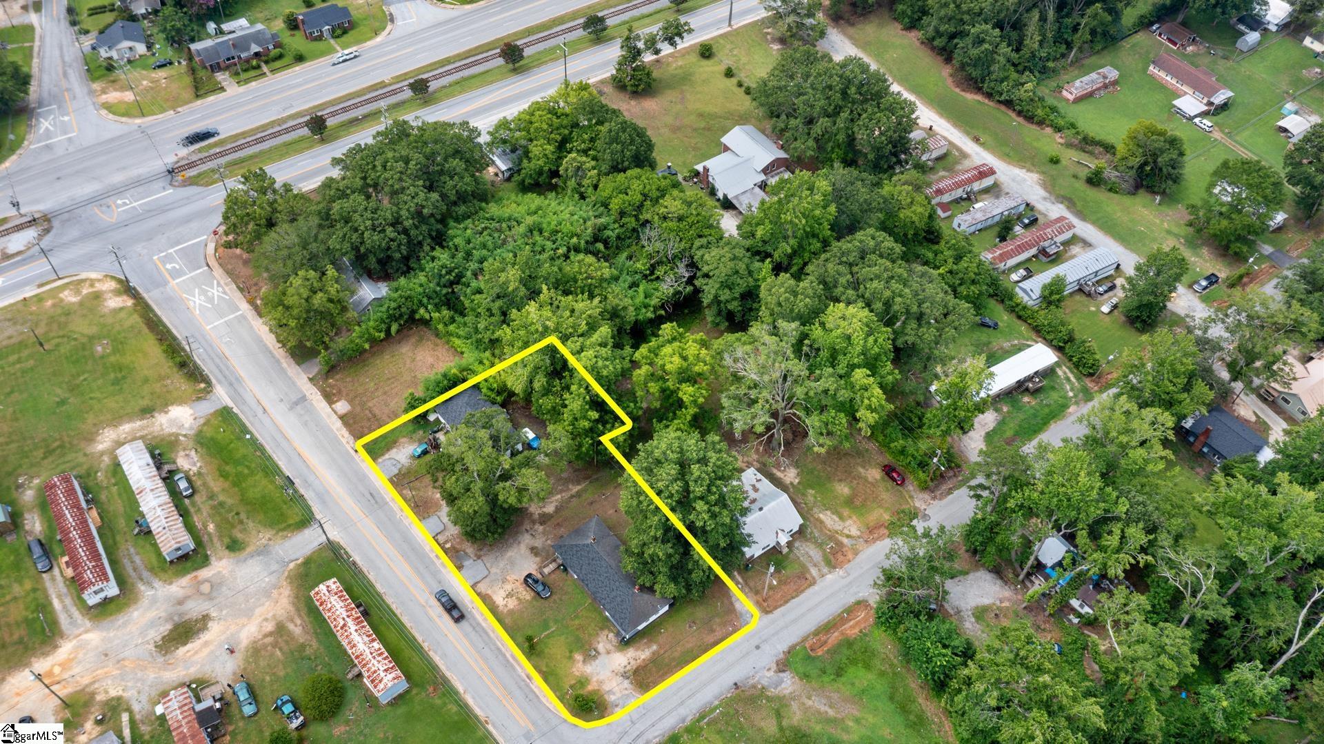 107 North Bell Street, Unit 111N Clinton, SC 29325 - Photo 34 of 37