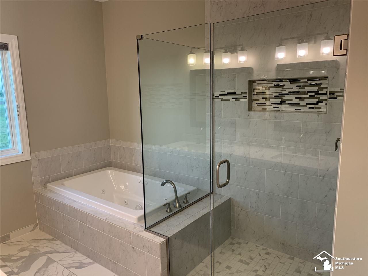 8565 Grafton Road Newport, MI 48166 - Photo 19 of 33 31391603-18.JPG