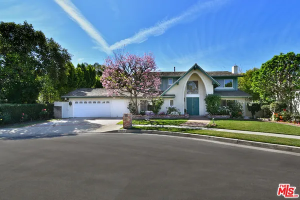 $2,349,000 | 17616 Corinthian Drive, Encino, CA 91316