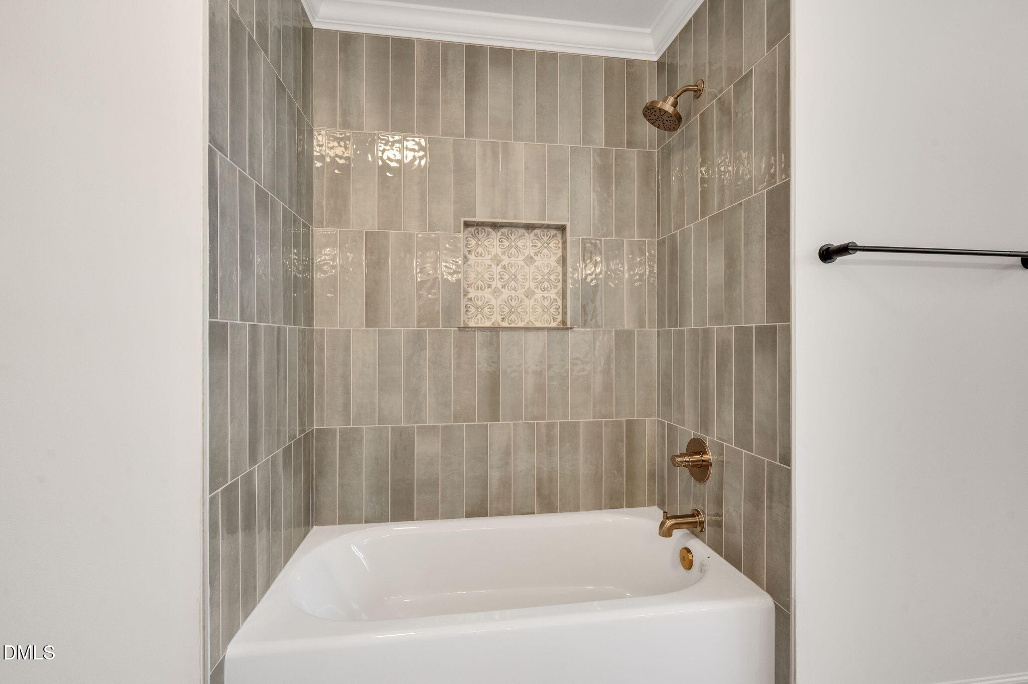 1009 Neuse Ridge Drive Clayton, NC 27527 - Photo 28 of 39 Bathroom 3 Tilework