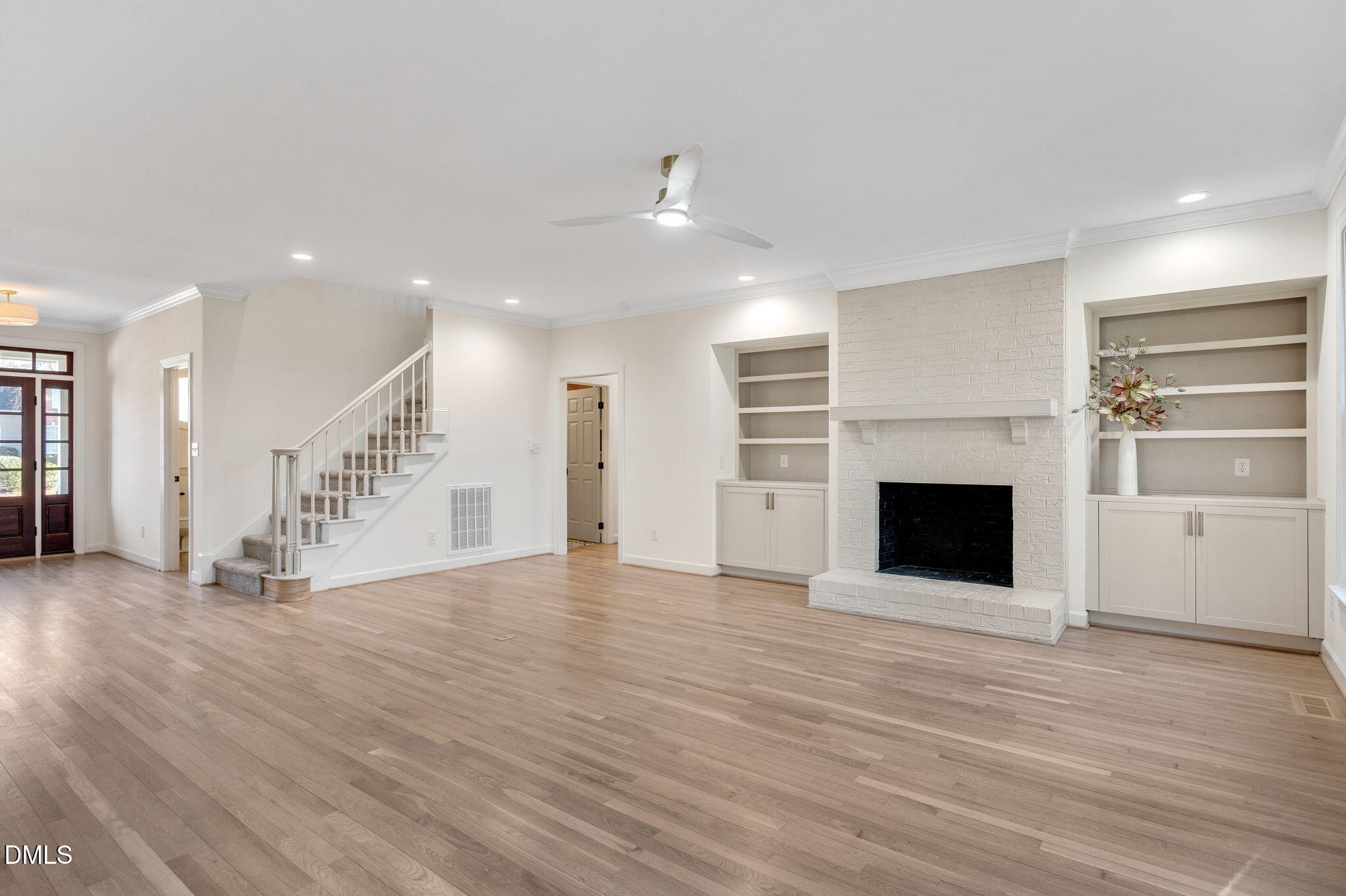 1009 Neuse Ridge Drive Clayton, NC 27527 - Photo 4 of 39 Living Room