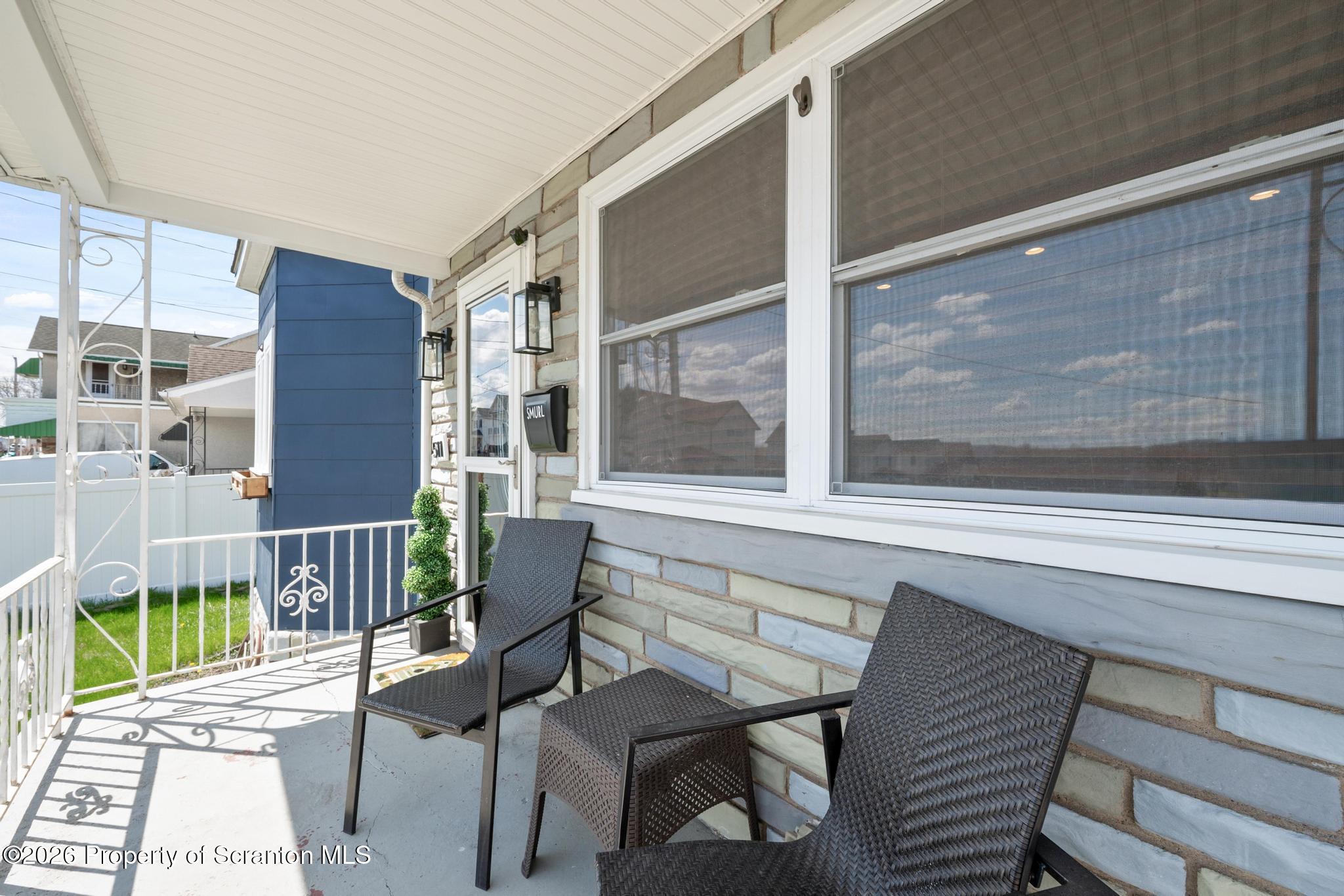 511 Fallon Street Old Forge, PA 18518 - Photo 4 of 41 DSC_0946-3