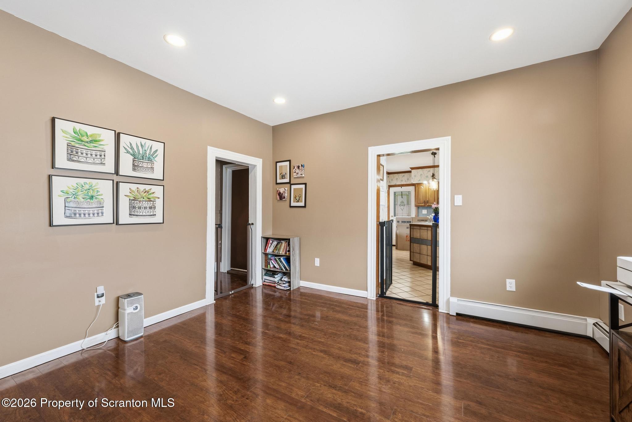 511 Fallon Street Old Forge, PA 18518 - Photo 9 of 41 DSC_1068-3