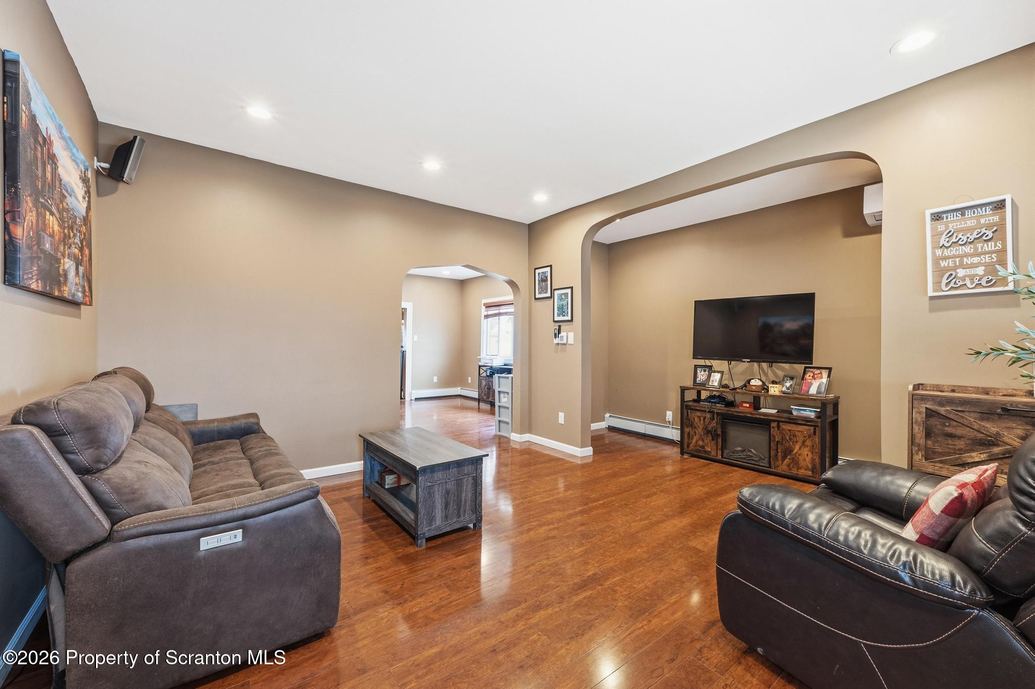 511 Fallon Street Old Forge, PA 18518 - Photo 10 of 41 DSC_1074