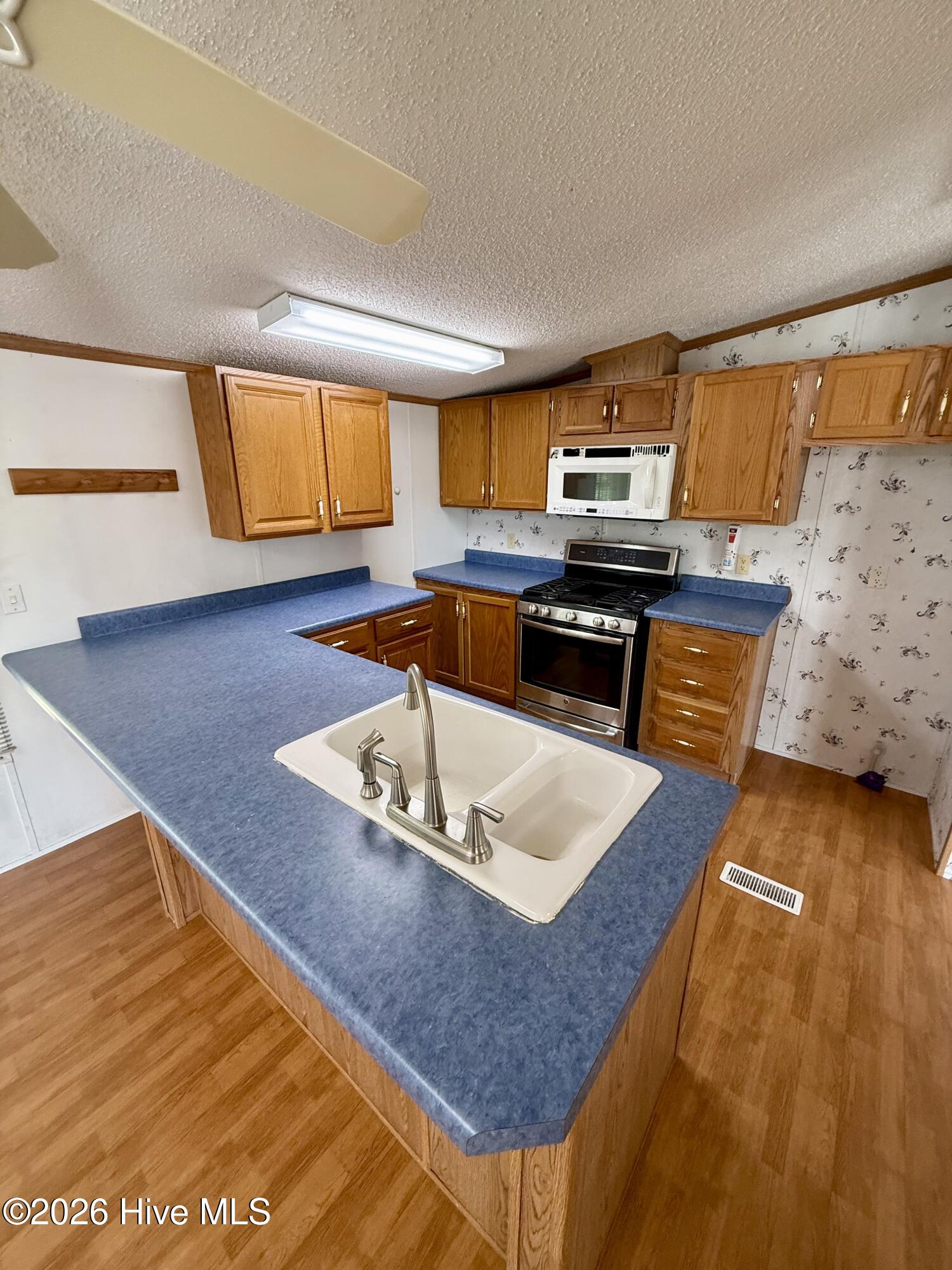 6484 Prison Camp Road Williamston, NC 27892 - Photo 26 of 56 Kitchen