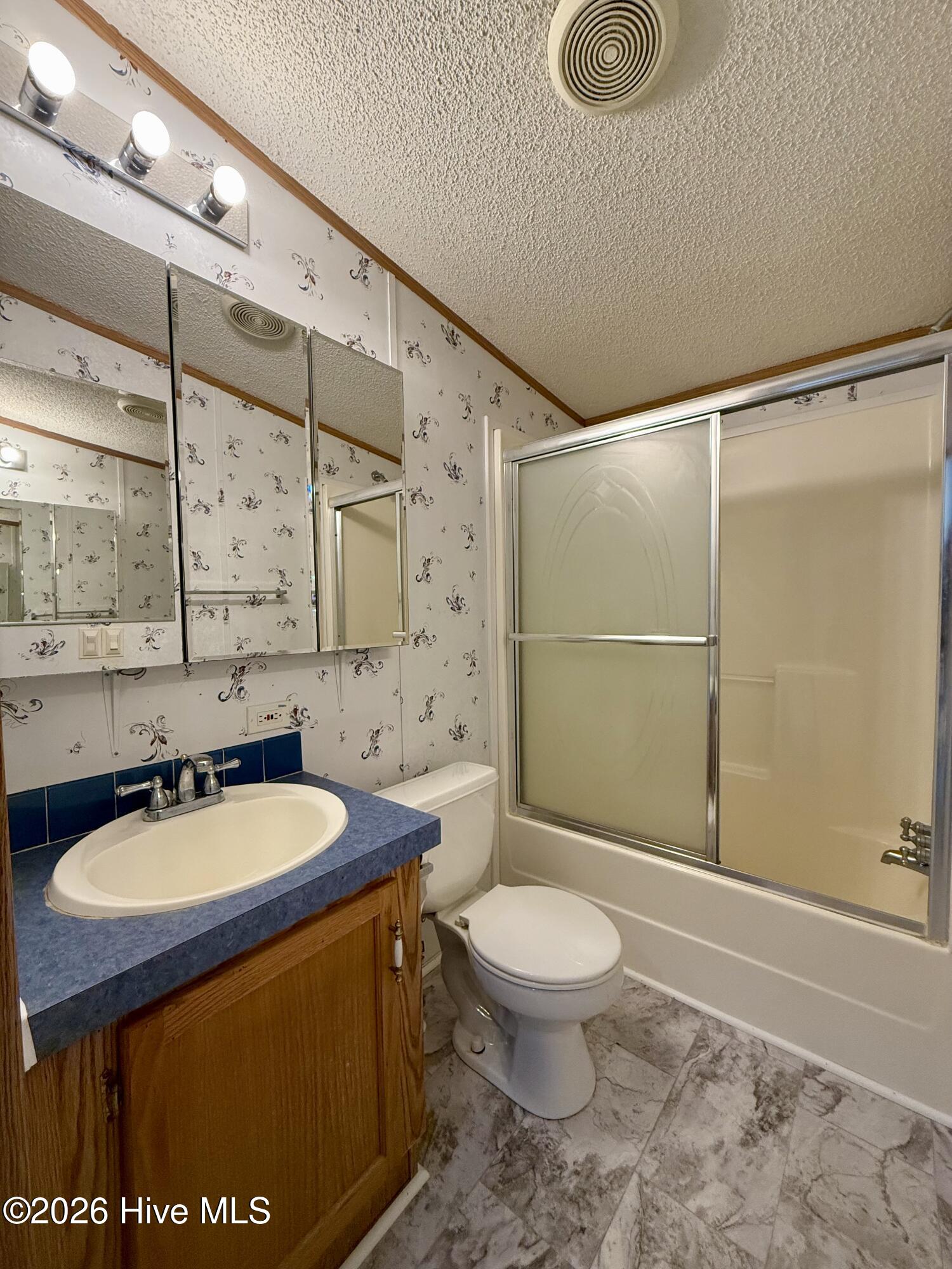 6484 Prison Camp Road Williamston, NC 27892 - Photo 45 of 56 Guest Bathroom