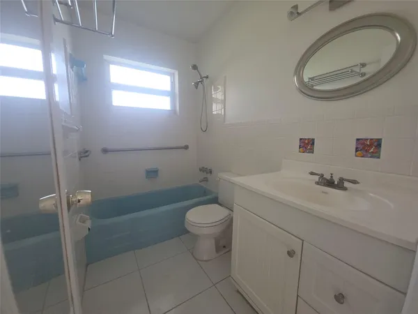 $109,900 | 2131 Northeast 42nd Court, Unit 209E, Lighthouse Point, FL 33064