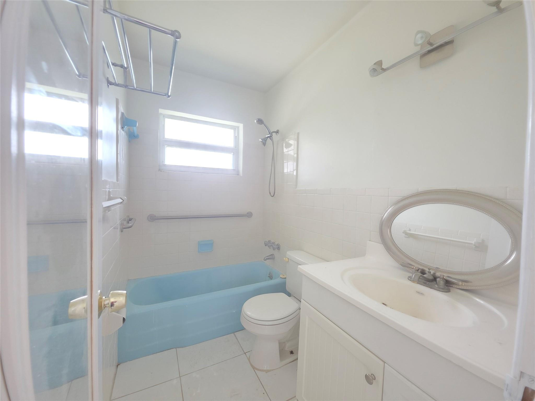 2131 Northeast 42nd Court, Unit 209E Lighthouse Point, FL 33064 - Photo 14 of 28 Photo 14