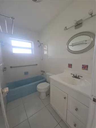$109,900 | 2131 Northeast 42nd Court, Unit 209E, Lighthouse Point, FL 33064