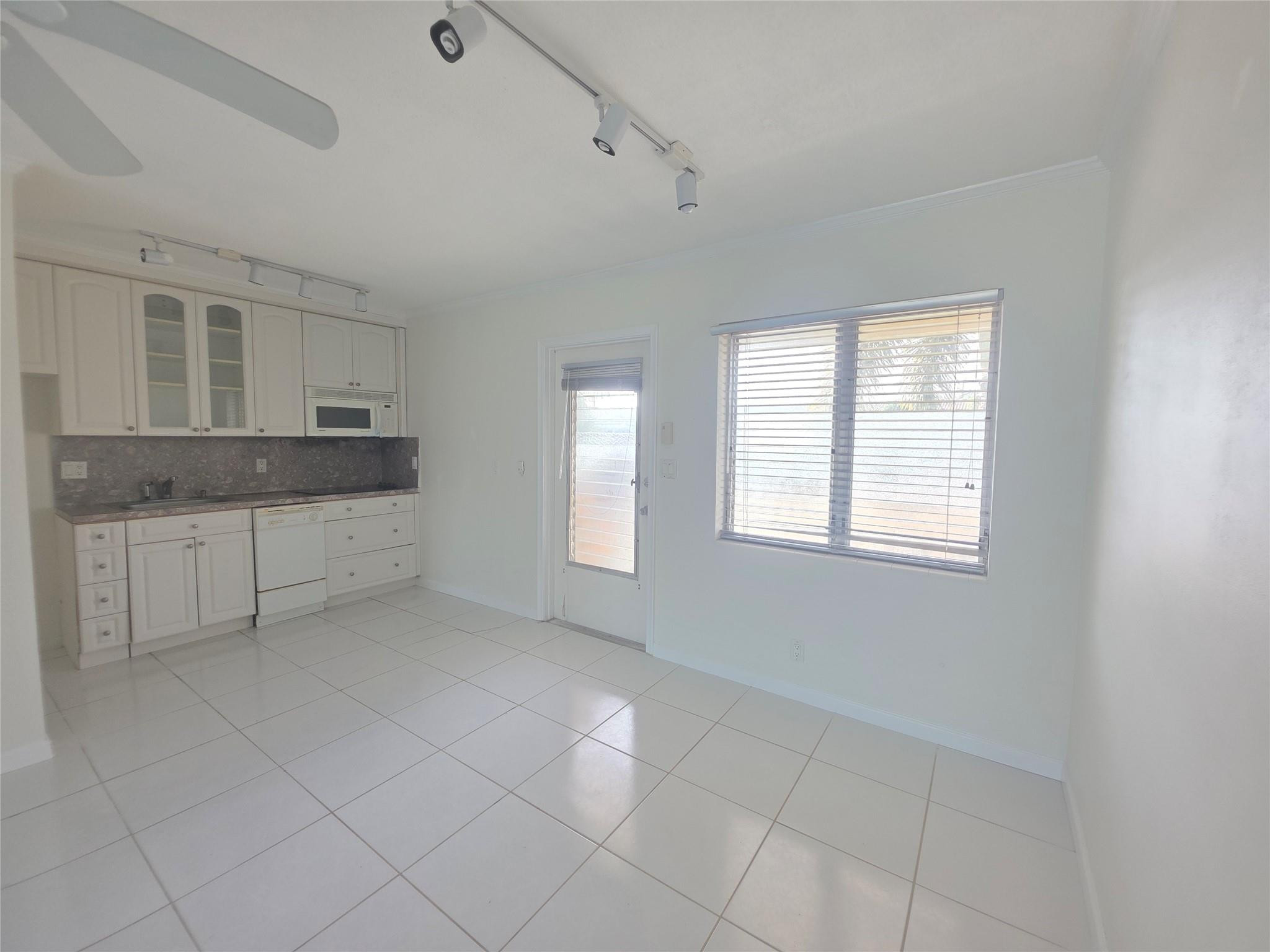2131 Northeast 42nd Court, Unit 209E Lighthouse Point, FL 33064 - Photo 3 of 28 Photo 3