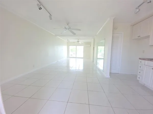 $109,900 | 2131 Northeast 42nd Court, Unit 209E, Lighthouse Point, FL 33064