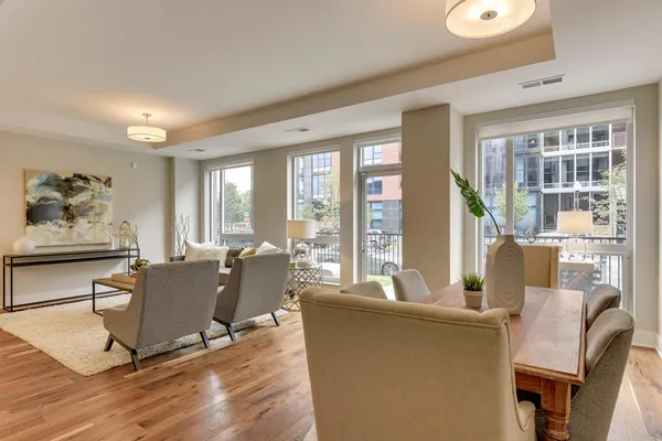 $4,343 | 212 10th Avenue South, Unit 104, Minneapolis, MN 55415