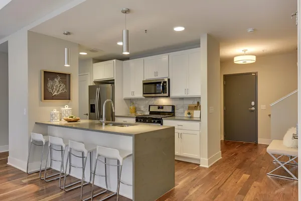 $4,343 | 212 10th Avenue South, Unit 104, Minneapolis, MN 55415