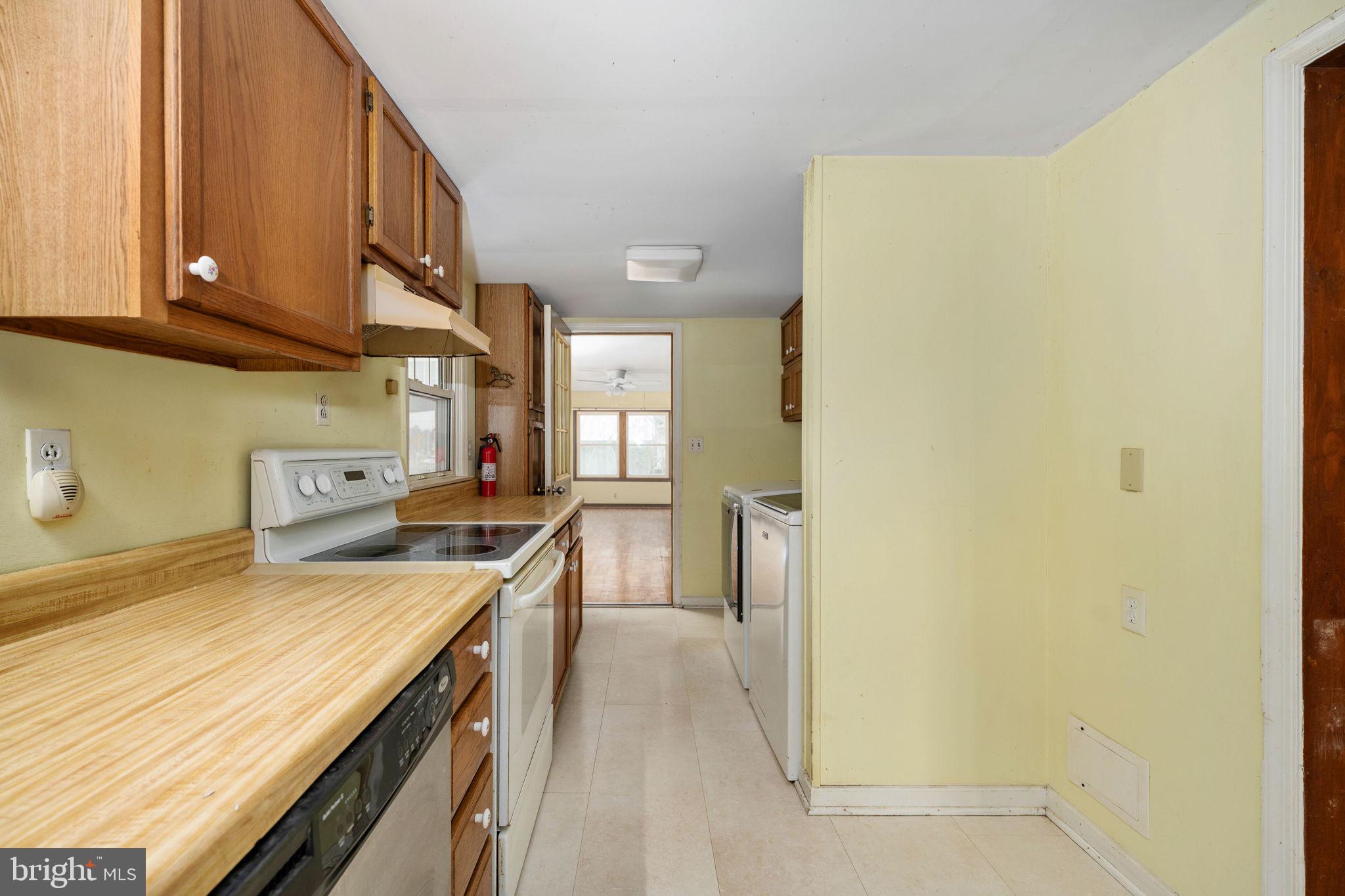 1881 Fairport Road Reedville, VA 22539 - Photo 19 of 48 Kitchen